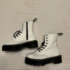 White platform Dr.Martens